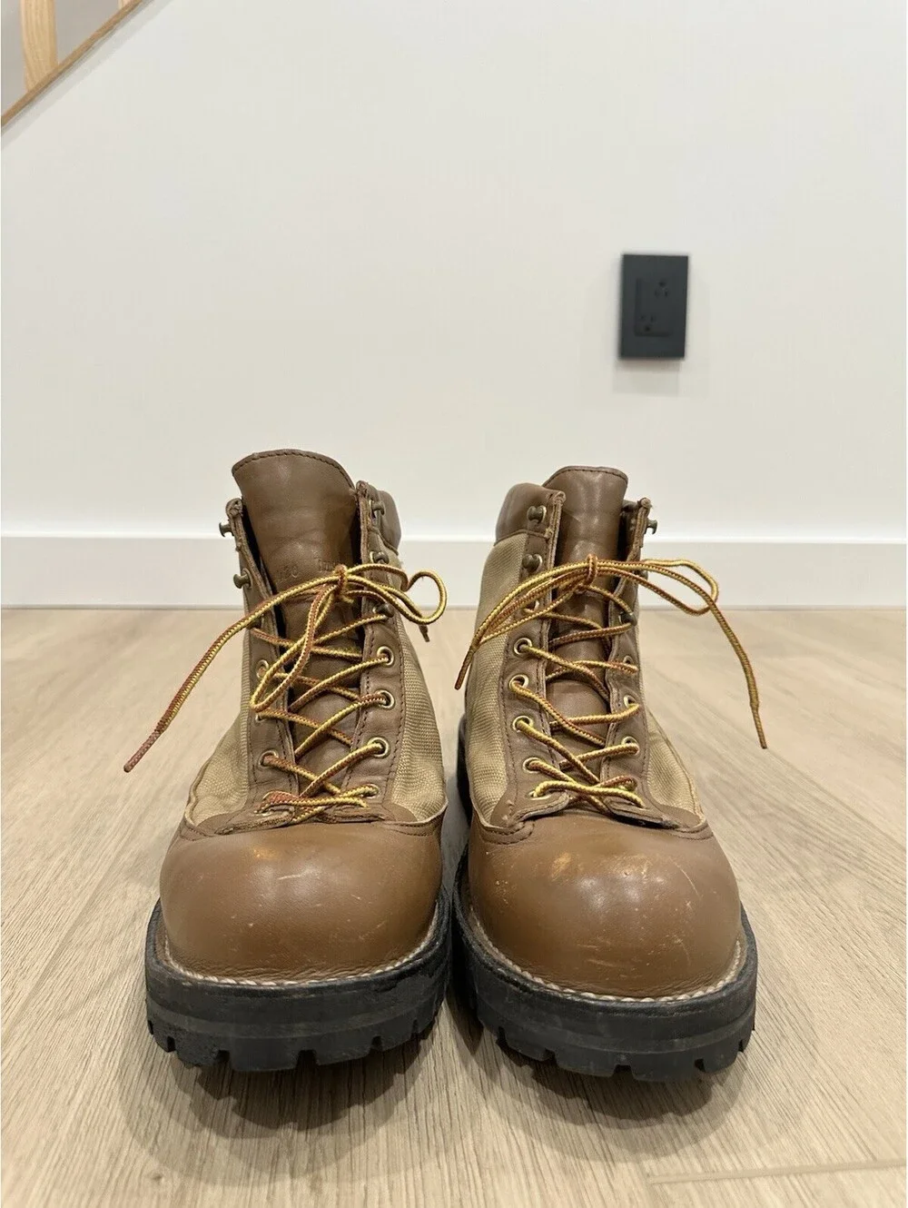 Vintage Danner 30420 10D USA Made Brown Leather Black Tag Gore-Tex Boots